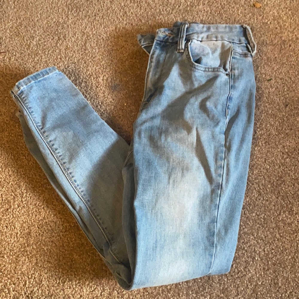 Donating 11/1 Curvy hi rise jeggings